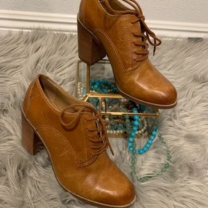 Steve Madden tan/brown lace up heels booties